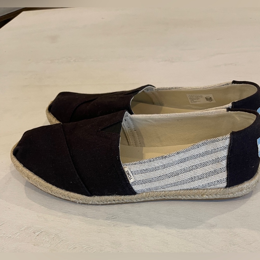 Excellent condition Toms espadrille flats